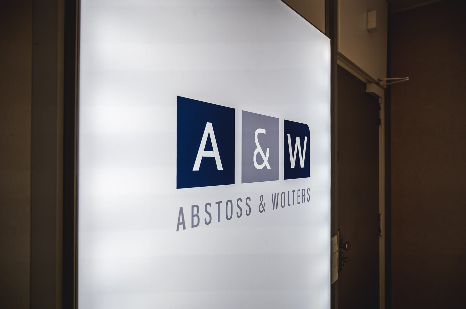 Abstoß & Wolters
